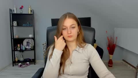 Snapshot of annewilsonn chatting on 5, 3, 2026 annewilsonn online show from 5, 3, 2026