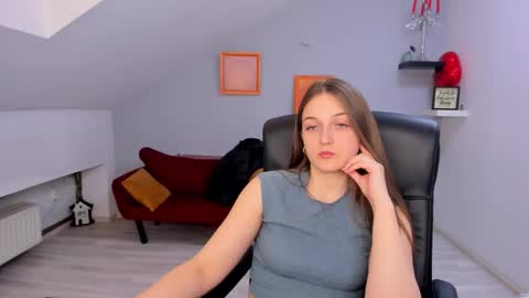 Snapshot of annewilsonn chatting on 16, 3, 2026 annewilsonn online show from 16, 3, 2026