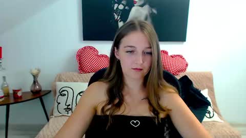 annewilsonn online show from 23, 7, 2026