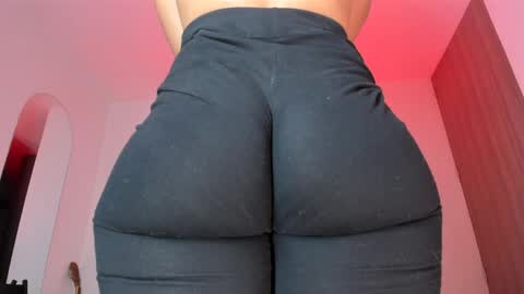 Snapshot of annibigass4daddy chatting on 27, 5, 2026 Creamy online show from 27, 5, 2026