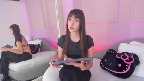 Snapshot of annie_blair_ chatting on 18, 7, 2026 Annie online show from 18, 7, 2026