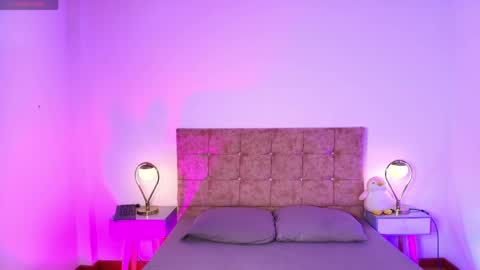 Annie Bonnie   online show from 26, 4, 2026