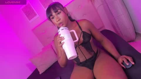 Snapshot of annie_dolce_ chatting on 2, 3, 2026 annie_dolce_ online show from 2, 3, 2026