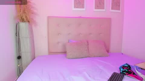 Snapshot of annie_dolce_ chatting on 30, 6, 2026 annie_dolce_ online show from 30, 6, 2026