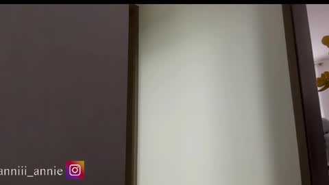 JEANNE no olvides seguirme dont forget follow me  uu online show from 21, 4, 2026