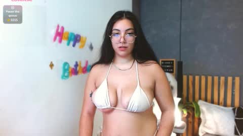 Snapshot of annie_volker chatting on 18, 12, 2025 Annie Volker online show from 18, 12, 2025