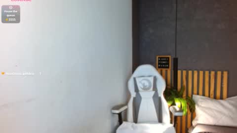 Snapshot of annie_volker chatting on 23, 12, 2025 Annie Volker online show from 23, 12, 2025