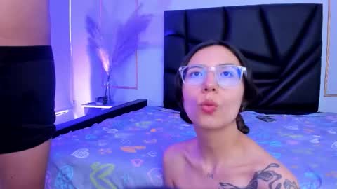 Snapshot of annieandleandro chatting on 19, 12, 2025 Annie And Leandro online show from 19, 12, 2025