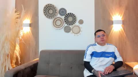 Snapshot of annieandleandro chatting on 20, 12, 2025 Annie And Leandro online show from 20, 12, 2025