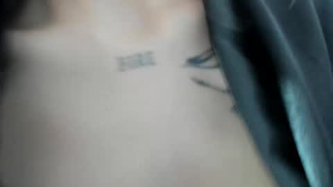 Snapshot of annieandleandro chatting on 6, 1, 2026 Annie And Leandro online show from 6, 1, 2026