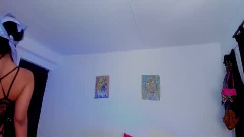 AnnieBlu3 online show from 2, 3, 2025