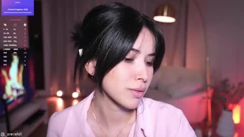 anniehillofficial_ online show from 27, 9, 2025