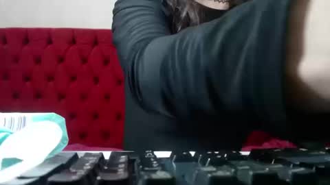 Snapshot of anniehsoul chatting on 20, 10, 2025 Annie online show from 20, 10, 2025