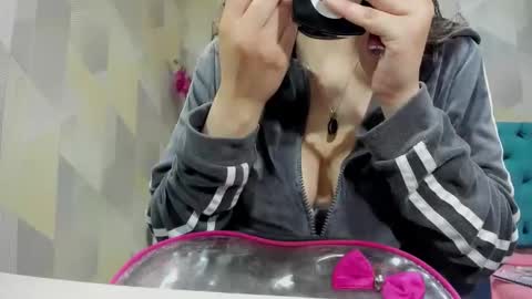 Snapshot of anniehsoul chatting on 10, 11, 2025 Annie online show from 10, 11, 2025