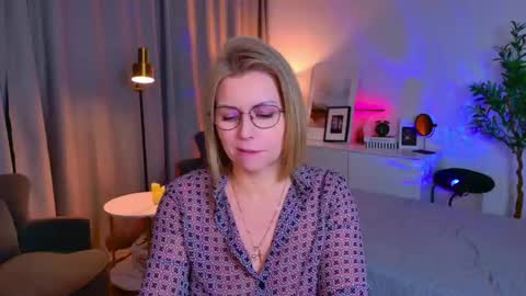 Annie online show from 25, 4, 2026