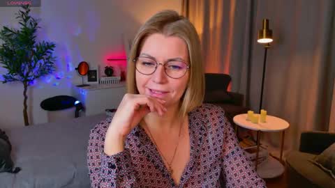 Annie online show from 28, 4, 2026