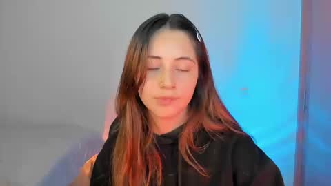 Snapshot of anniemora_ chatting on 26, 9, 2025 Annie online show from 26, 9, 2025