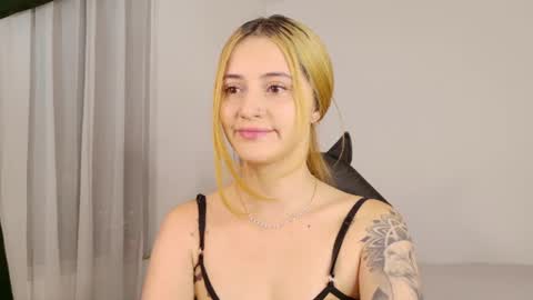 Annie online show from 25, 6, 2026