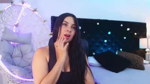 Snapshot of anniestone_ chatting on 20, 9, 2025 ANNIE online show from 20, 9, 2025