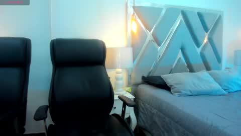 Snapshot of anniestone_ chatting on 19, 10, 2025 ANNIE online show from 19, 10, 2025