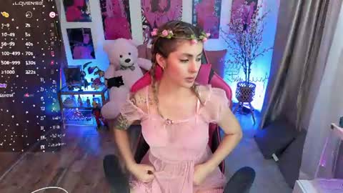 Annie FROM 8AM TO 4PM CDT online show from 19, 6, 2026