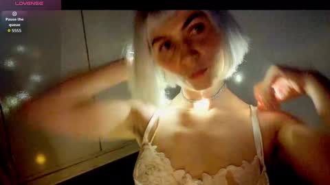 annietinky online show from 24, 10, 2025