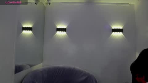 Annie Evans  online show from 17, 9, 2025