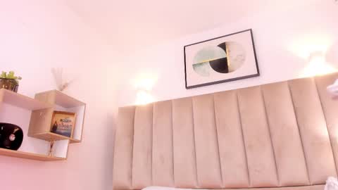 Annie Queen online show from 12, 2, 2025