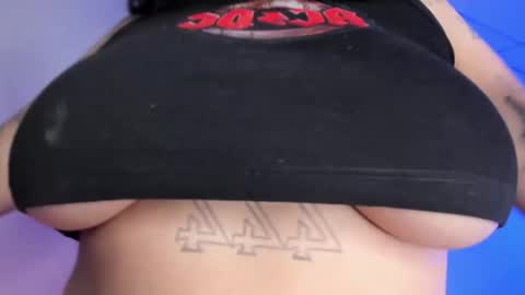 Snapshot of annikamerliahh_ chatting on 10, 9, 2025 Annika online show from 10, 9, 2025