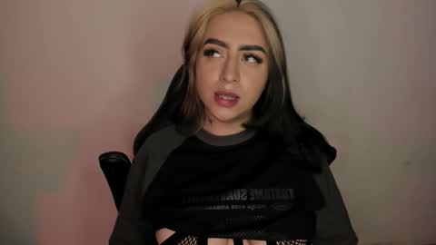 Snapshot of annikamerliahh_ chatting on 31, 10, 2025 Annika online show from 31, 10, 2025