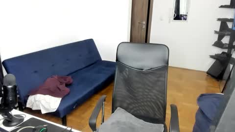    online show from 20, 10, 2025