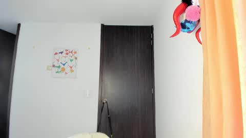 Snapshot of anny_lust chatting on 5, 12, 2024 Issabela online show from 5, 12, 2024