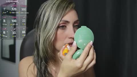 Snapshot of anny_sweet72 chatting on 17, 4, 2026 Anny online show from 17, 4, 2026