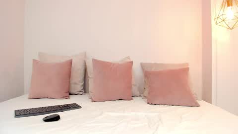 Anny  online show from 5, 3, 2025