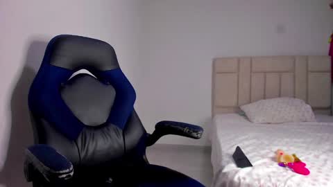  Valeria  online show from 9, 4, 2026