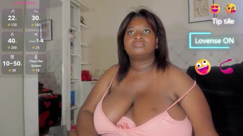 Snapshot of annybigassxxx chatting on 6, 10, 2025 Melani online show from 6, 10, 2025