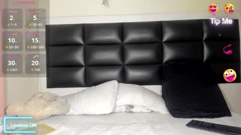 Snapshot of annybigassxxx chatting on 27, 11, 2025 Melani online show from 27, 11, 2025