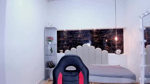 Anny online show from 4, 3, 2026