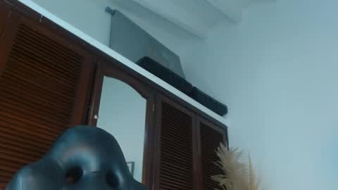 annyrusso online show from 10, 3, 2026