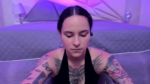 AnnyT online show from 14, 1, 2025