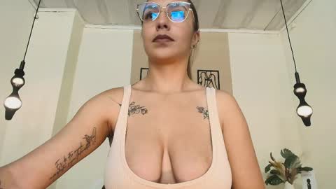 Snapshot of annyxhot chatting on 2, 6, 2026 AnnyXhot online show from 2, 6, 2026