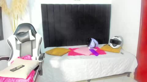       online show from 21, 4, 2026