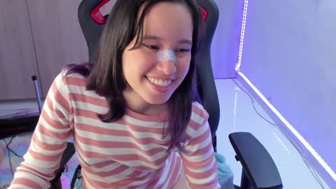 Snapshot of anto_sweet18 chatting on 20, 1, 2025 My birthday is on december 2nd surprise me with a gift from my amazonlist online show from 20, 1, 2025