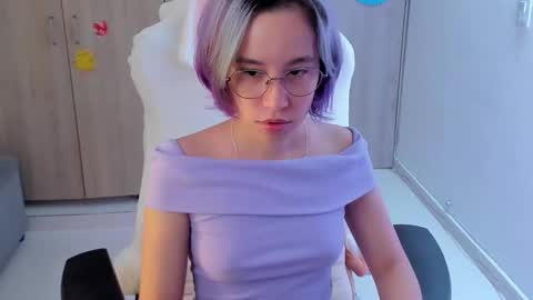 Snapshot of anto_sweet18 chatting on 11, 9, 2025 My birthday is on december 2nd surprise me with a gift from my amazonlist online show from 11, 9, 2025