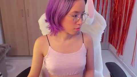 Snapshot of anto_sweet18 chatting on 3, 11, 2025 My birthday is on december 2nd surprise me with a gift from my amazonlist online show from 3, 11, 2025