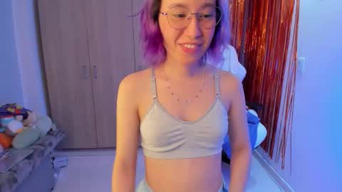 Snapshot of anto_sweet18 chatting on 15, 11, 2025 My birthday is on december 2nd surprise me with a gift from my amazonlist online show from 15, 11, 2025