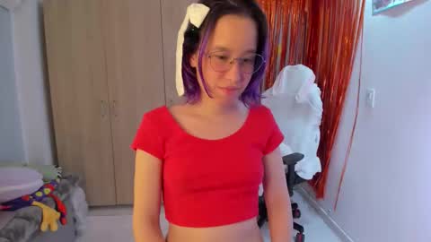 Snapshot of anto_sweet18 chatting on 28, 11, 2025 My birthday is on december 2nd surprise me with a gift from my amazonlist online show from 28, 11, 2025