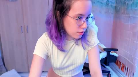 Snapshot of anto_sweet18 chatting on 2, 6, 2026 My birthday is on december 2nd surprise me with a gift from my amazonlist online show from 2, 6, 2026