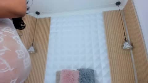 Snapshot of antonella00_ chatting on 1, 10, 2025 Antonella online show from 1, 10, 2025