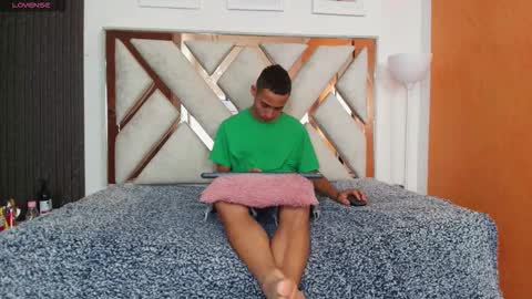 antonella_and_thiago_ online show from 20, 11, 2025